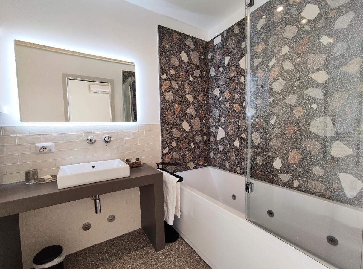 Visconti Suites By Fna Hospitality Roma ภายนอก รูปภาพ